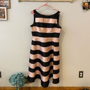 Classy ADrianna Papell cocktail dress